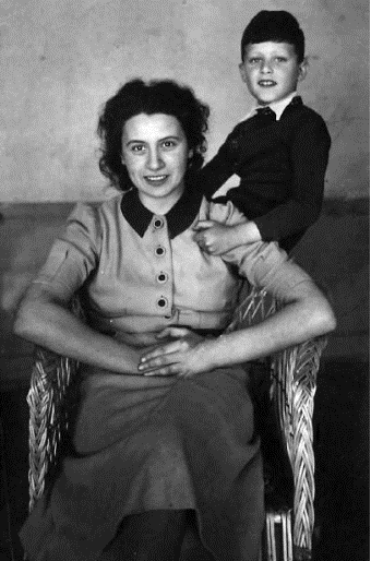 Gideon Lotan and his mother, Schoschana Litten, Gouda, 1943. From Ten Berge, Ellen. Een Kind Voor Mijn Deur: onderduik in Amersfoort, 2010..